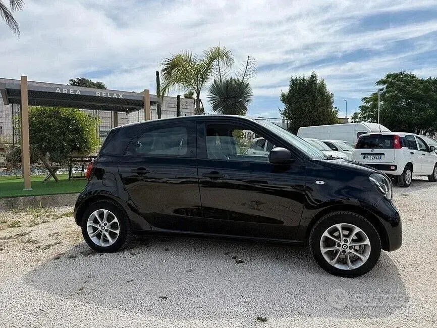 Usata Smart ForFour Passion 71 CV (52 kW) 2015 Nero Utilitaria