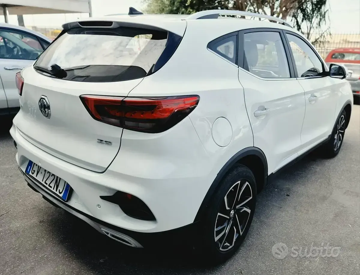 Usata MG ZS Luxury 106 CV (77 kW) 2024 Bianco SUV