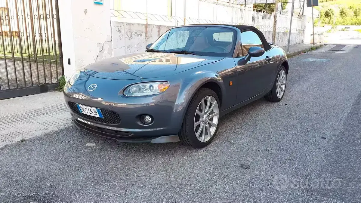Usata Mazda MX5 160 CV (117 kW) 2007 Bluazzurro Cabrio
