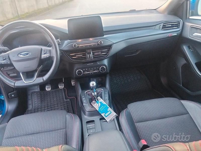 Usata Ford Focus ST-Line 120 CV (88 kW) 2020 Blu Berlina