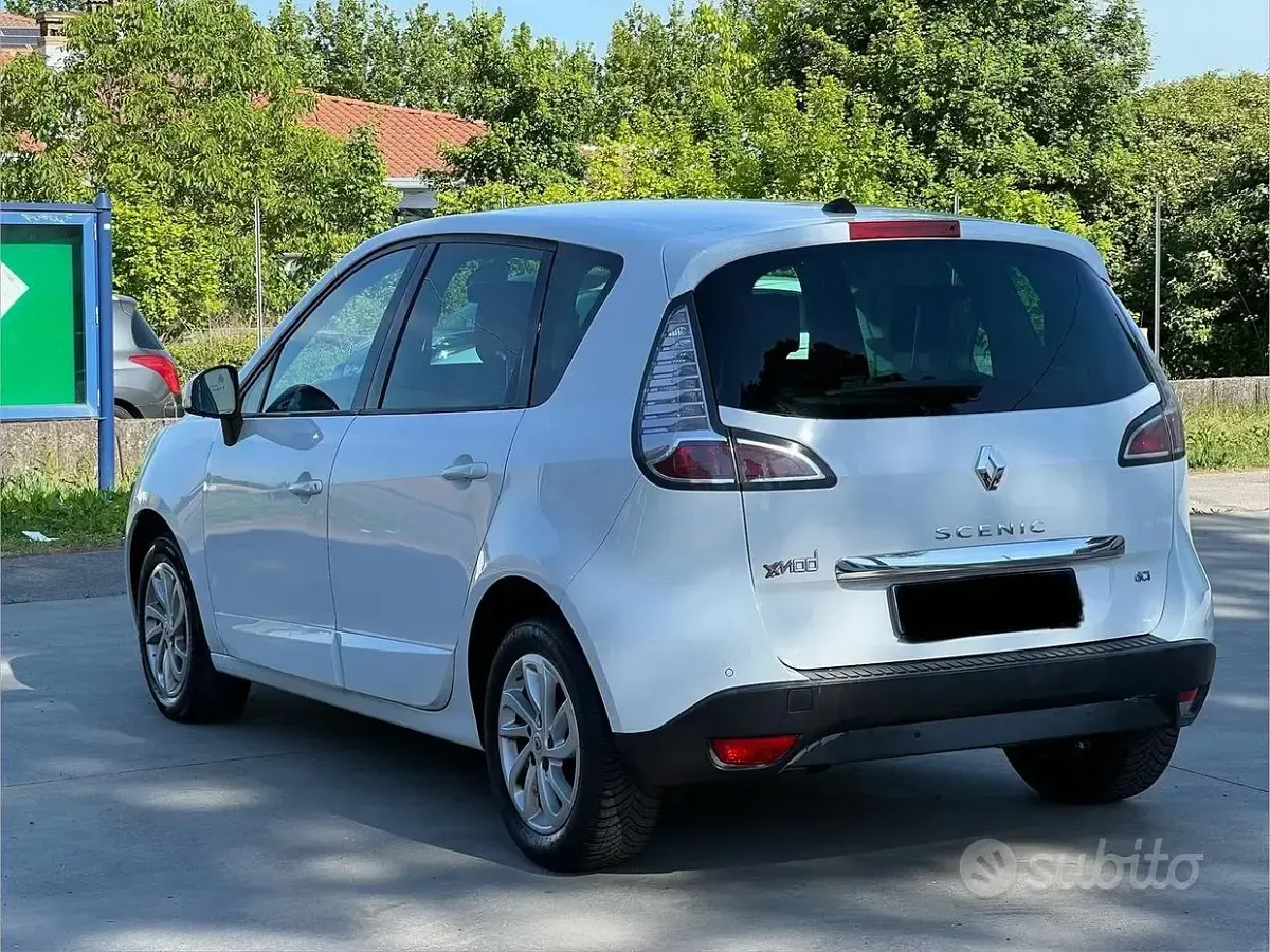 Usata Renault Scenic E-Tech XMOD 110 CV (80 kW) 2014 Bianco Monovolume