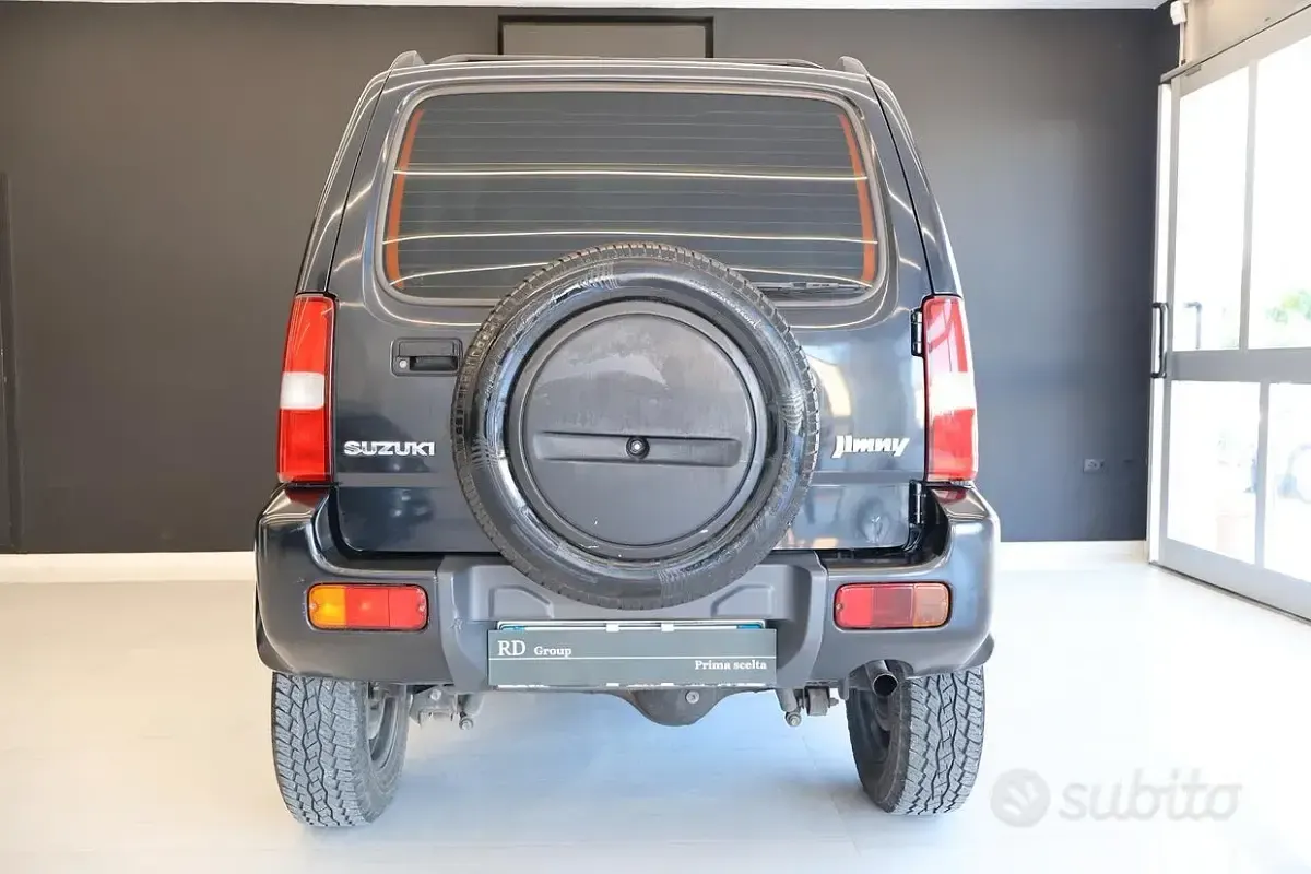 Usata Suzuki Jimny Club 86 CV (63 kW) 2006 Nero SUV