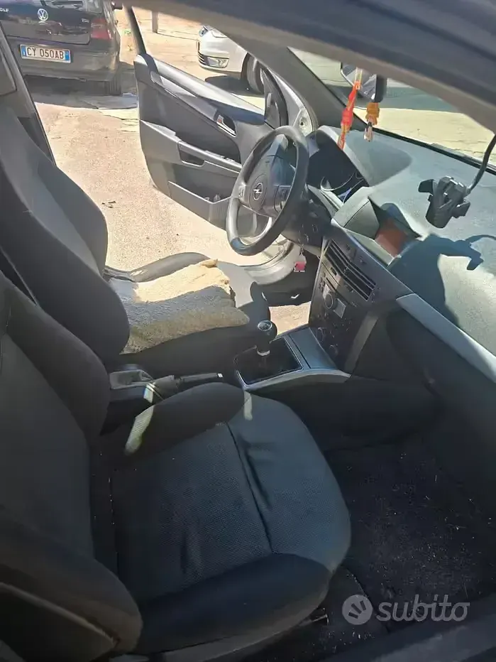 Usata Opel Astra 101 CV (74 kW) 2004 Grigio Berlina
