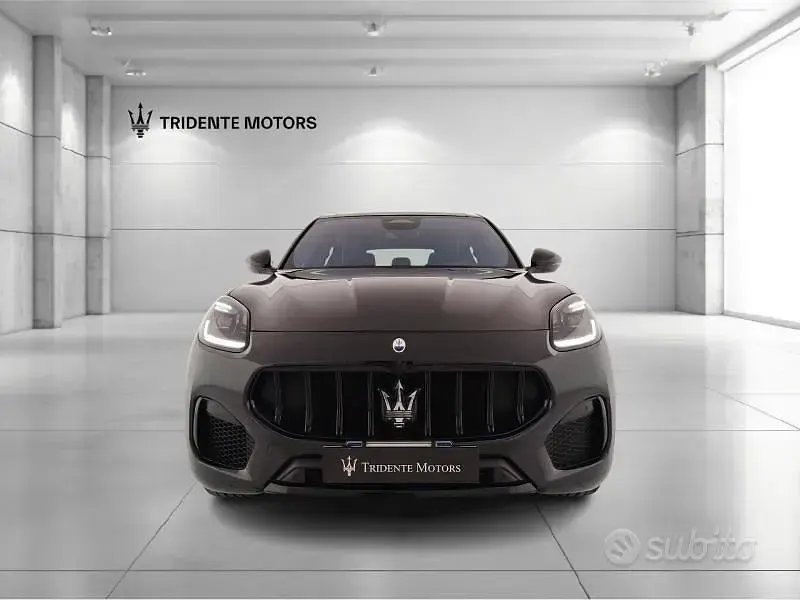 Begagnad Maserati Grecale 330 HK (242 kW) 2023 Svart SUV