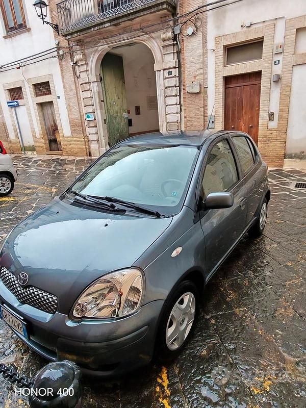Usata Toyota Yaris 2005 Grigio Berlina