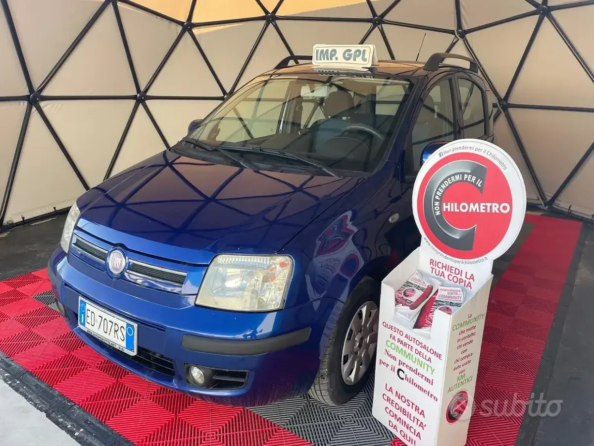 Usata Fiat Panda Dynamic 60 CV (44 kW) 2010 Bluazzurro Utilitaria