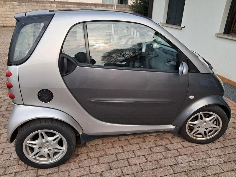 Usata Smart ForTwo Coupé 41 CV (30 kW) 2003 Grigio Coupé