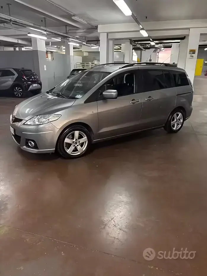 Usata Mazda 5 Style 143 CV (105 kW) 2010 Grigio Monovolume