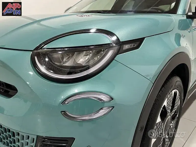 Usata Fiat 600 La Prima 136 CV (100 kW) 2025 Nero SUV