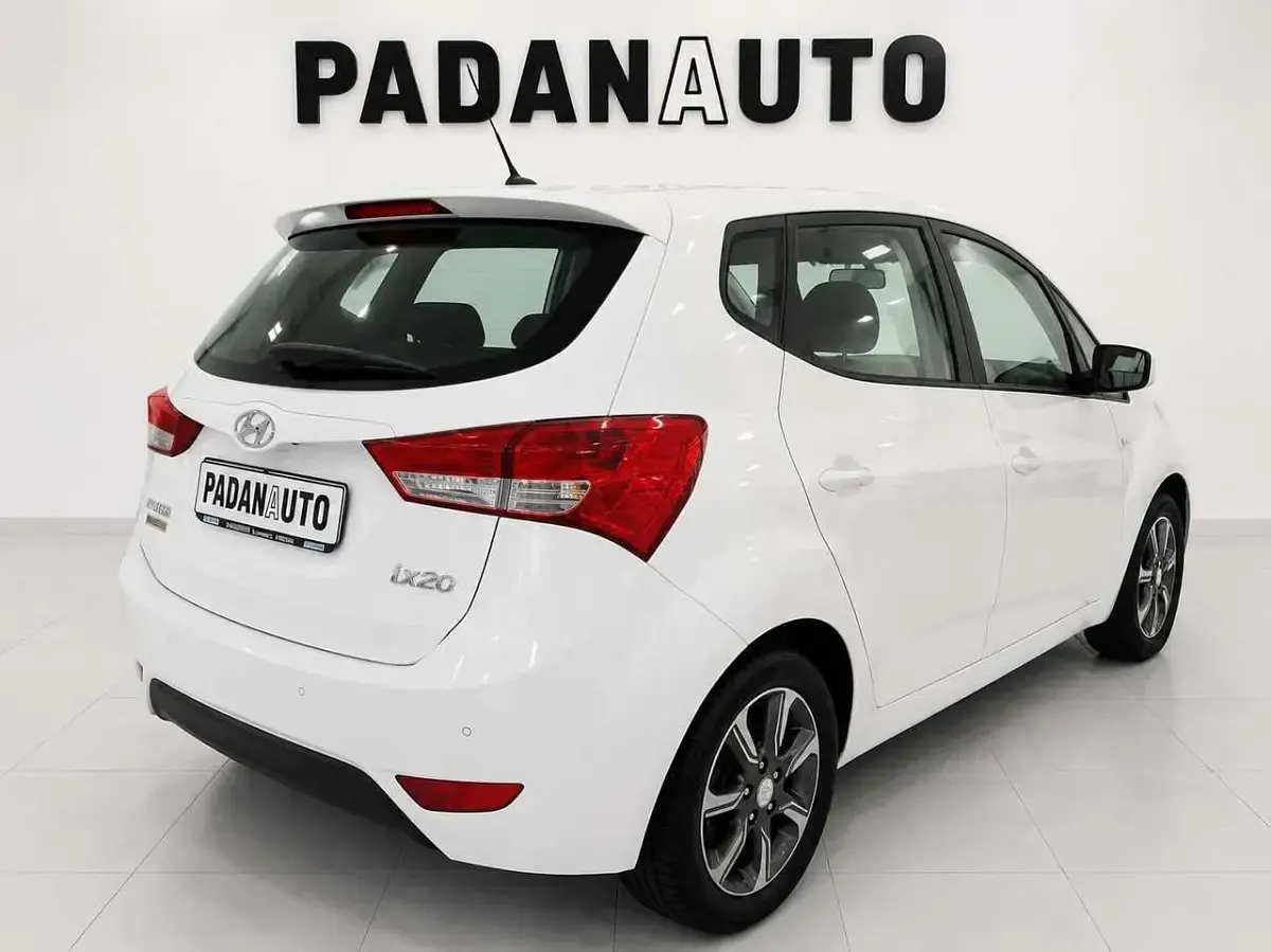 Usata Hyundai ix20 Comfort 90 CV (66 kW) 2016 Bianco Utilitaria