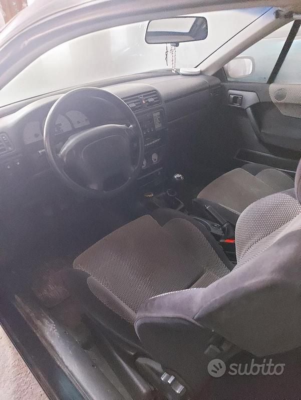 Usata Opel Calibra 136 CV (100 kW) 1995 Blu Coupé