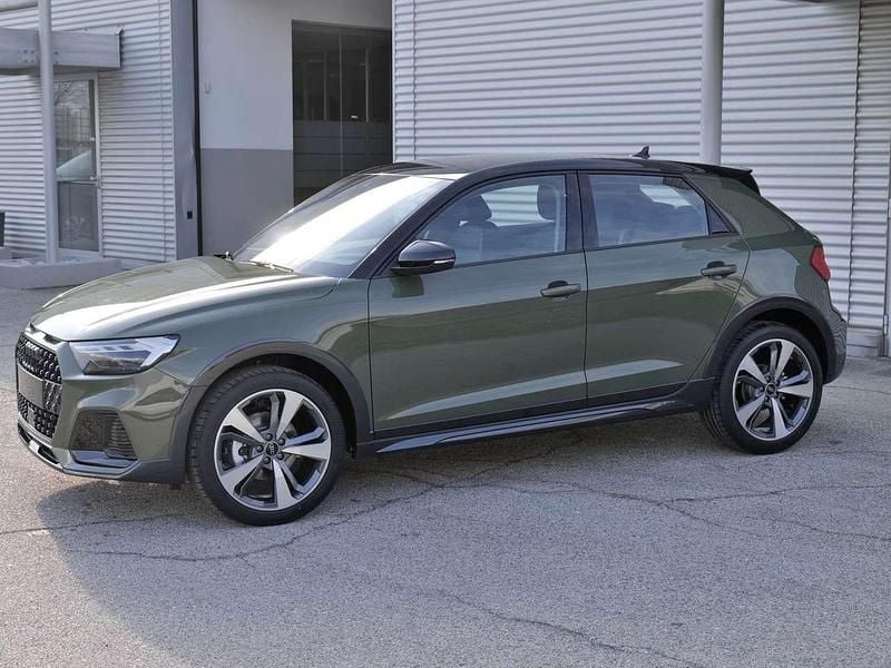 Nuova Audi A1 Ambiente 116 CV (85 kW) 2026 Verde SUV