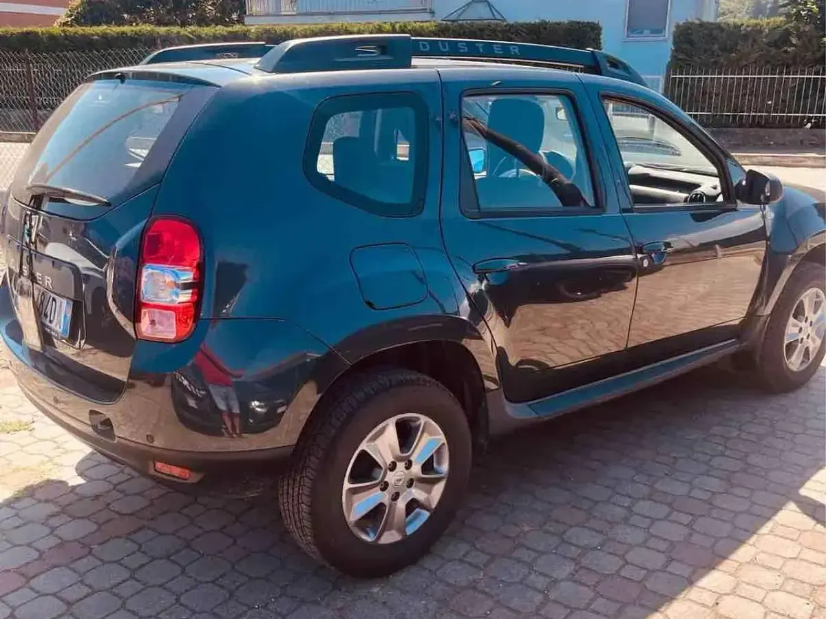 Usata Dacia Duster Lauréate 109 CV (80 kW) 2015 Grigio SUV