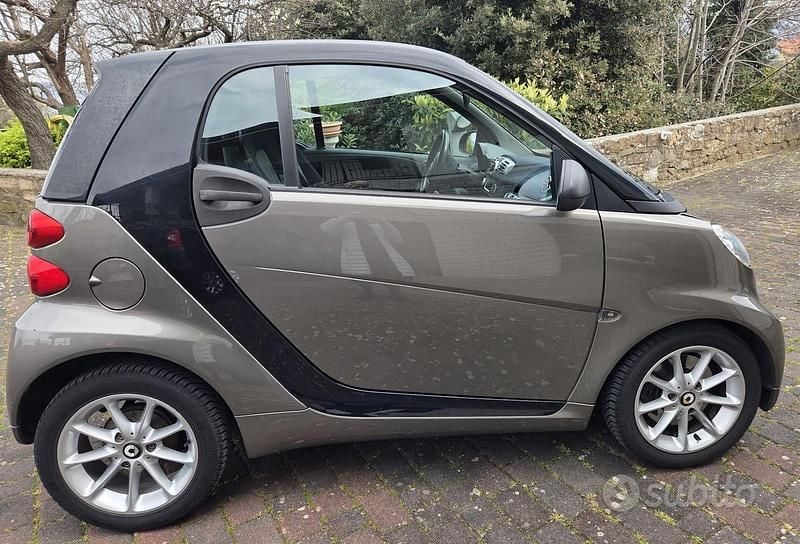 Usata Smart ForTwo Coupé 61 CV (44 kW) 2011 Grigio Coupé