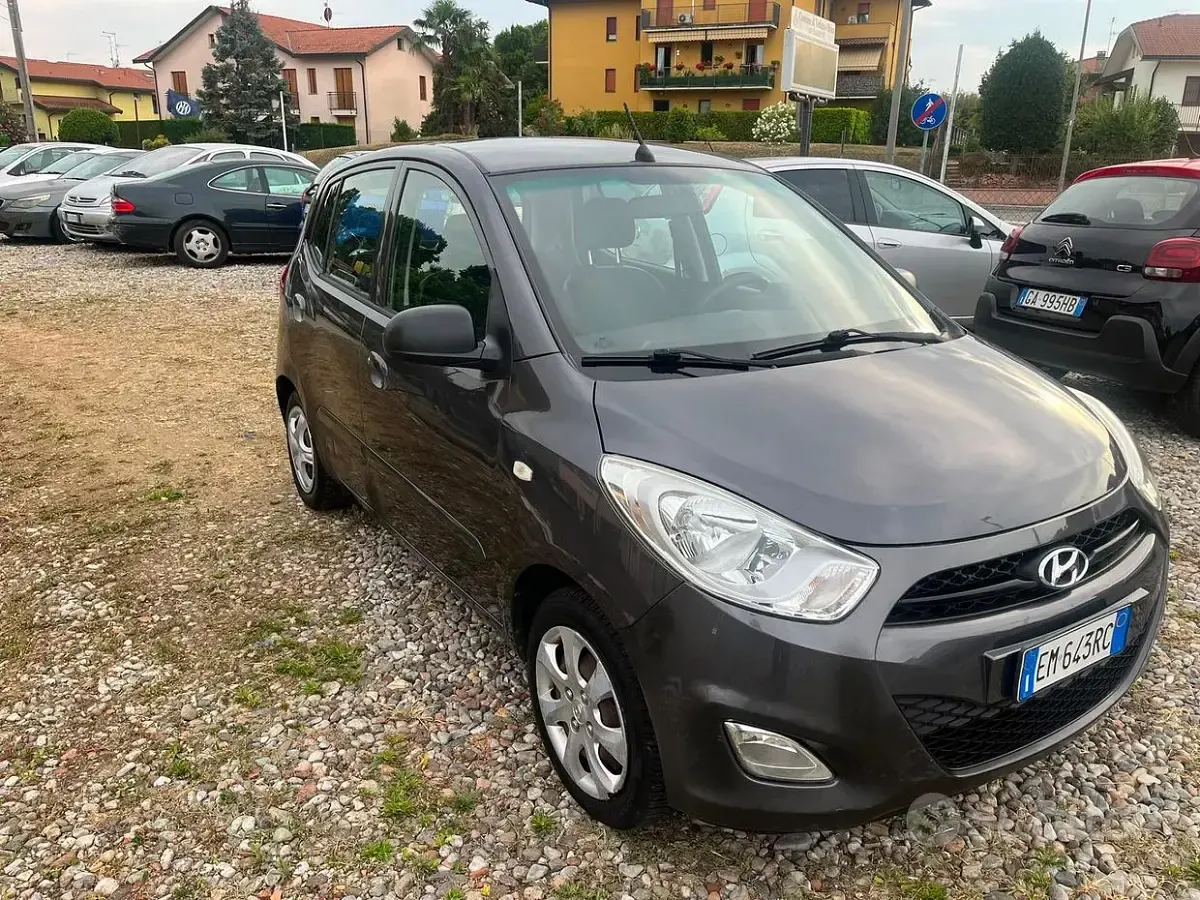 Usata Hyundai i10 69 CV (50 kW) 2012 Grigio Utilitaria