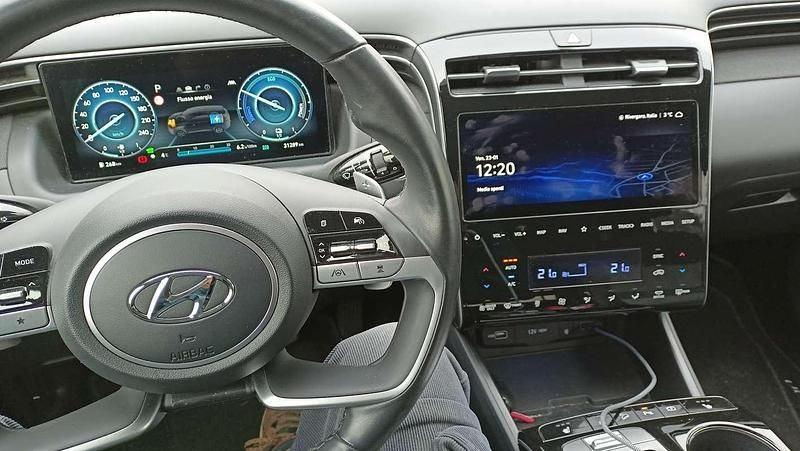 Usata Hyundai Tucson 179 CV (131 kW) 2023 Argento SUV