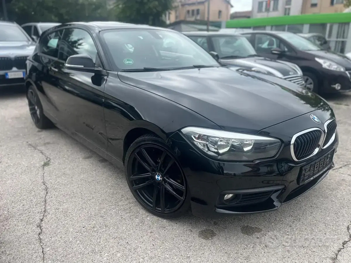 Usata BMW 116 Sport Line 109 CV (80 kW) 2016 Nero Utilitaria
