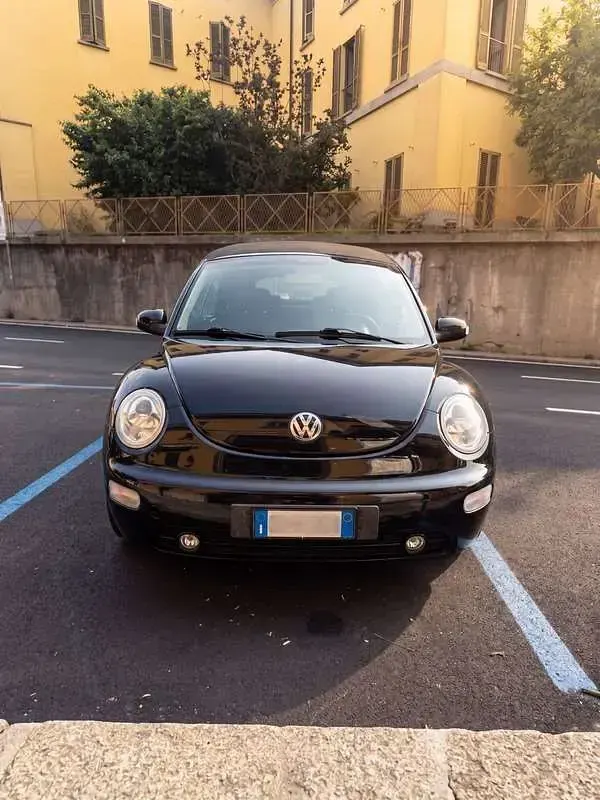 Usata VW New Beetle 102 CV (75 kW) 2002 Nero Utilitaria