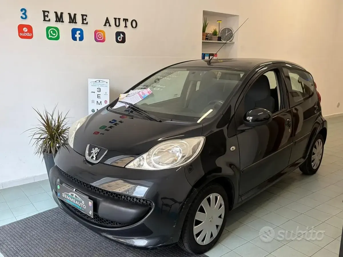 Usata Peugeot 107 68 CV (50 kW) 2008 Nero Utilitaria