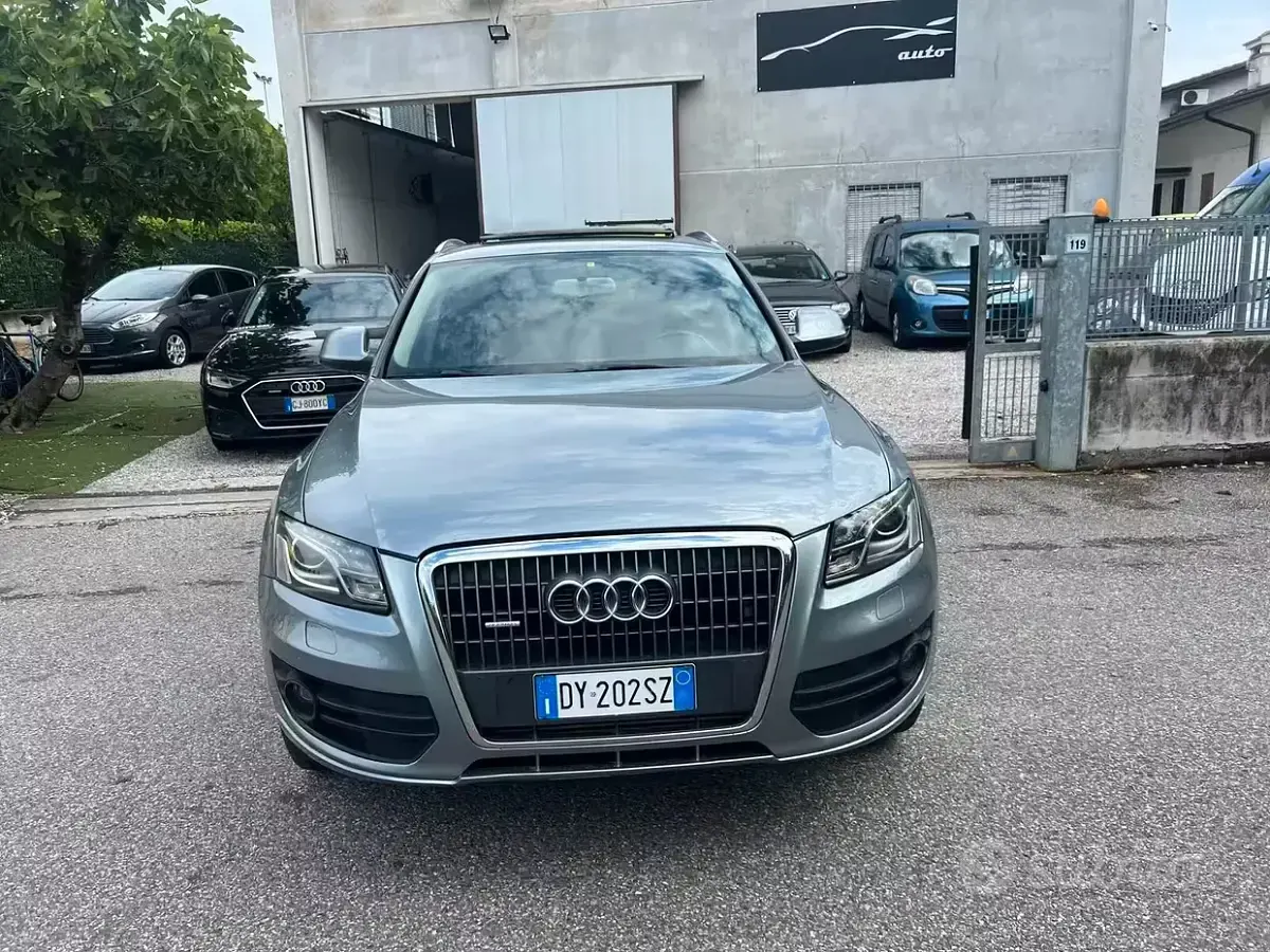 Usata Audi Q5 Advanced 170 CV (125 kW) 2009 Grigio SUV