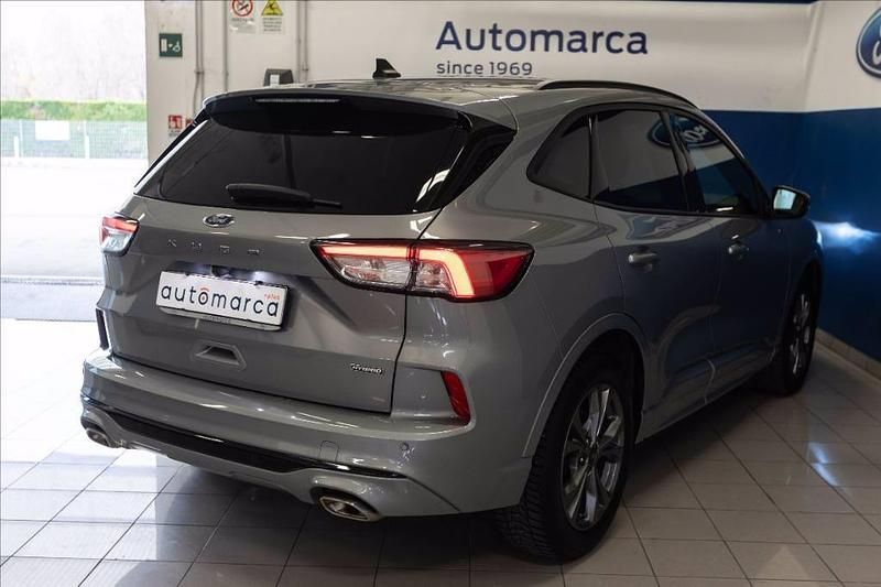 Usata Ford Kuga ST-Line 190 CV (139 kW) 2023 Grigio metallizzato SUV