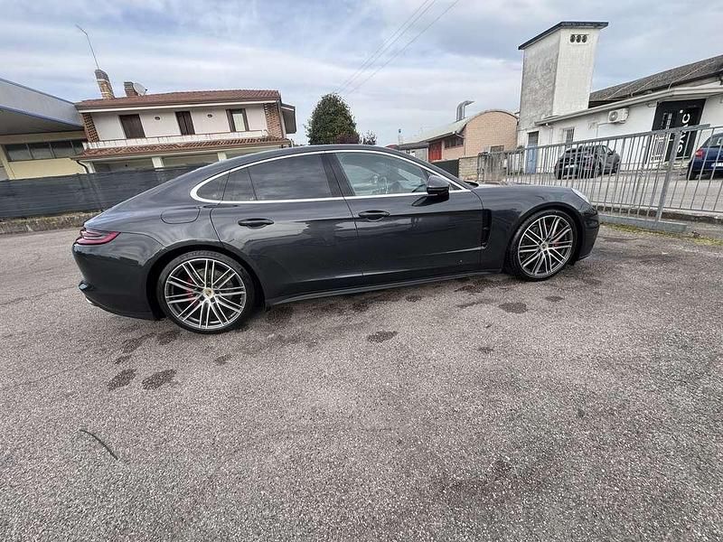 Usata Porsche Panamera 4S Diesel 421 CV (309 kW) 2017 Utilitaria