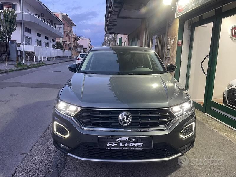 Usata VW T-Roc Style 150 CV (110 kW) 2019 Grigio SUV