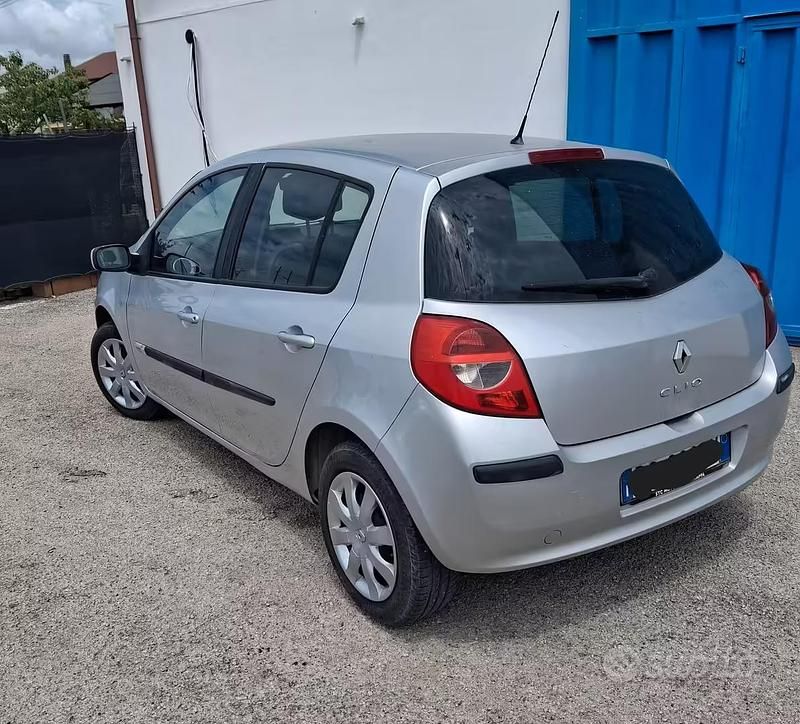 Usata Renault Clio II Rip Curl 85 CV (62 kW) 2008 Grigio Berlina