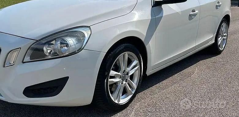 Usata Volvo V60 2012 Bianco Station wagon
