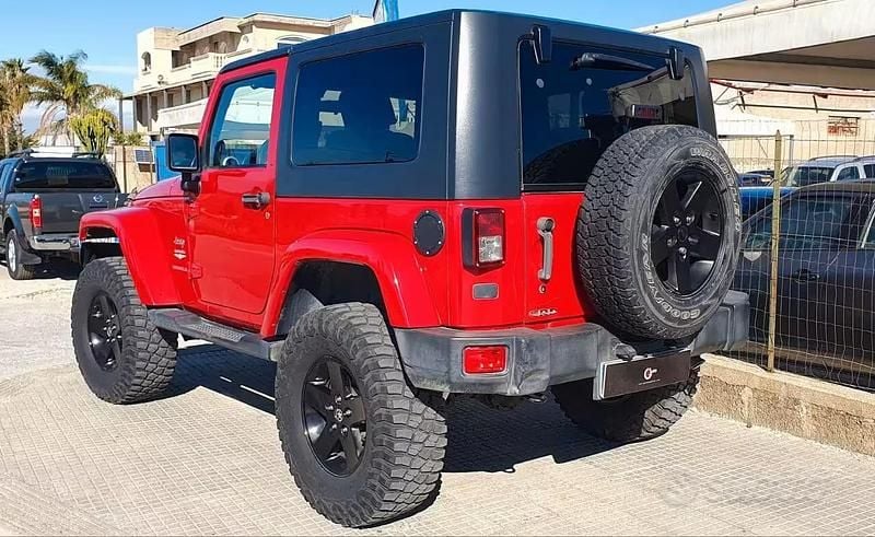 Usata Jeep Wrangler Sahara 177 CV (130 kW) 2010 Rosso SUV