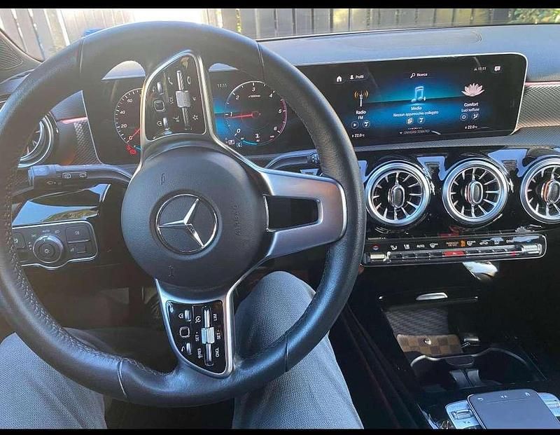 Usata Mercedes A180 116 CV (85 kW) 2019 Bianco Berlina