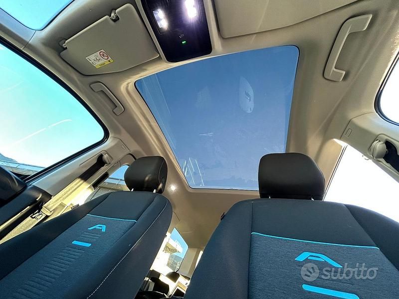 Usata Ford Tourneo Active 122 CV (89 kW) 2024 Grigio Monovolume