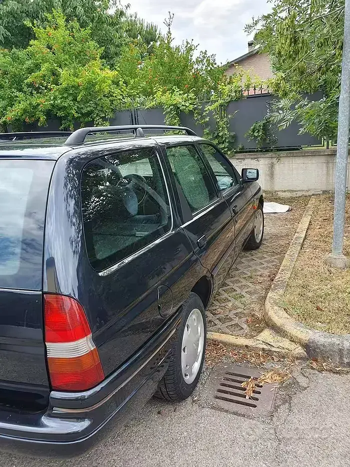 Usata Ford Escort 88 CV (64 kW) 1993 Bluazzurro Station wagon