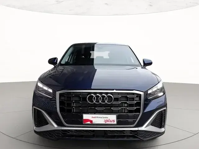Usata Audi Q2 S-Line 150 CV (110 kW) 2023 Blu navarra metallizzato SUV