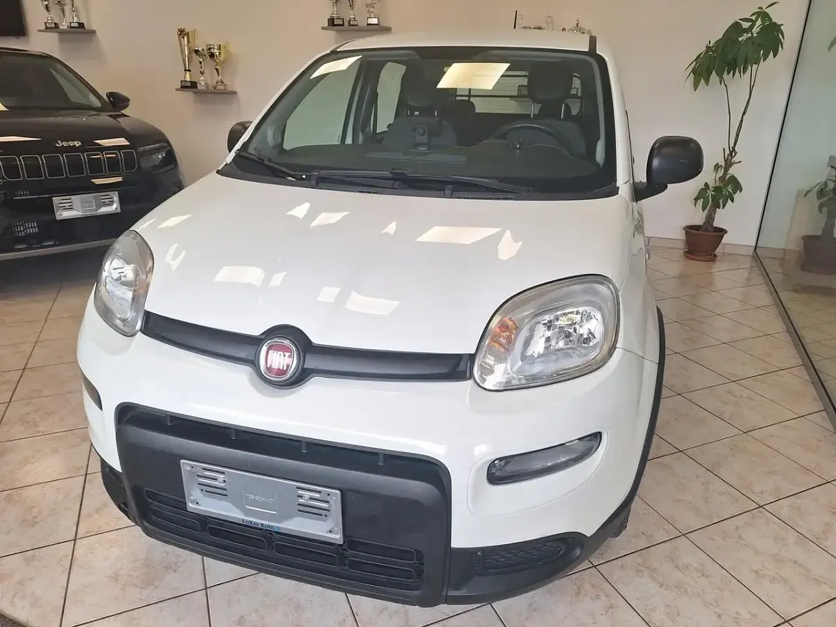 Begagnad Fiat Panda Easy 70 HK (51 kW) 2021 Vit Halvkombi
