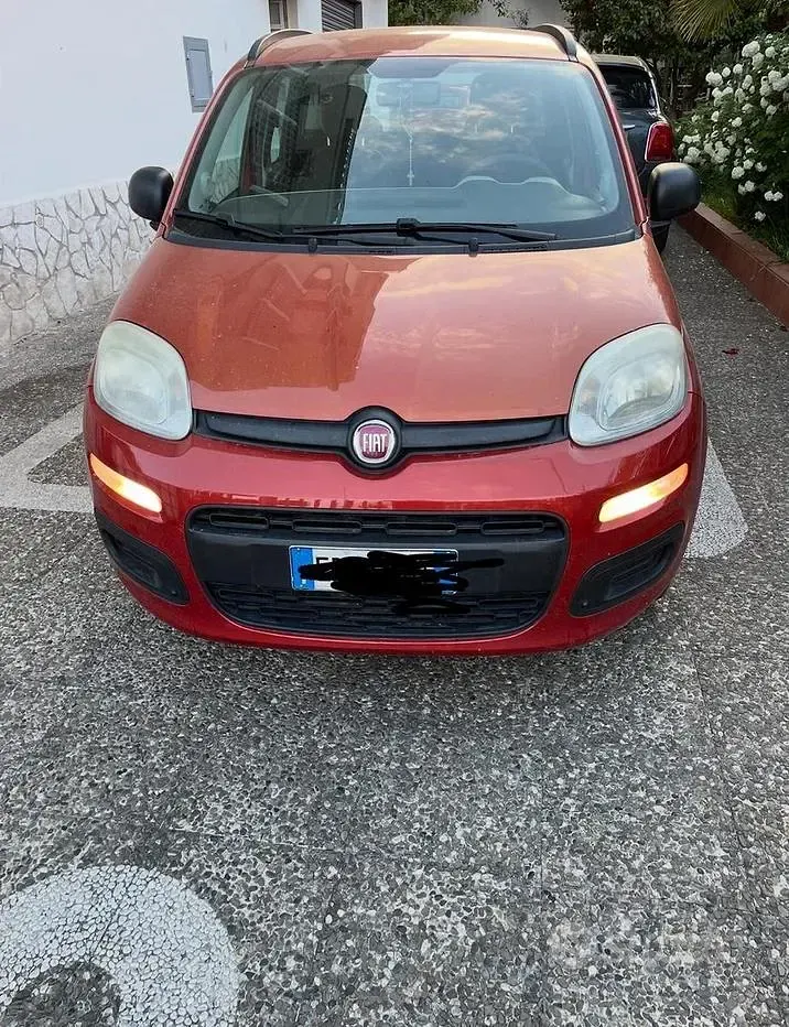 Usata Fiat Panda Lounge 85 CV (62 kW) 2013 Rosso Utilitaria