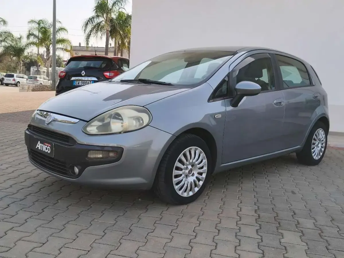 Usata Fiat Punto Evo Dynamic 75 CV (55 kW) 2011 Utilitaria