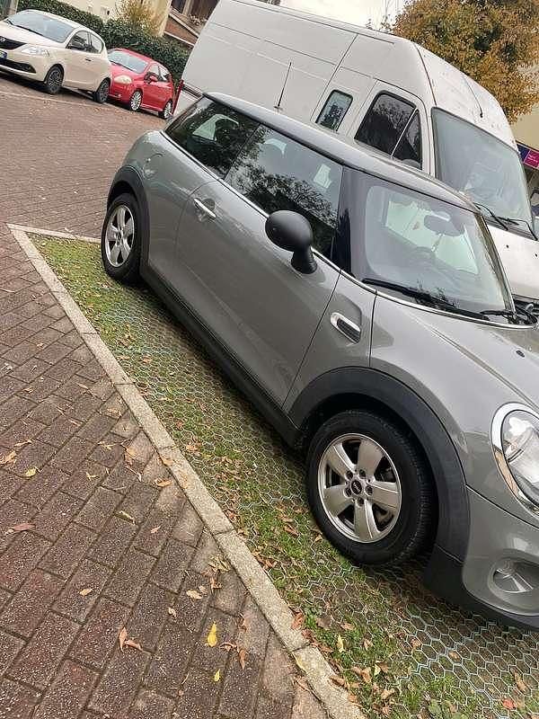 Usata Mini ONE Business 75 CV (55 kW) 2016 Utilitaria