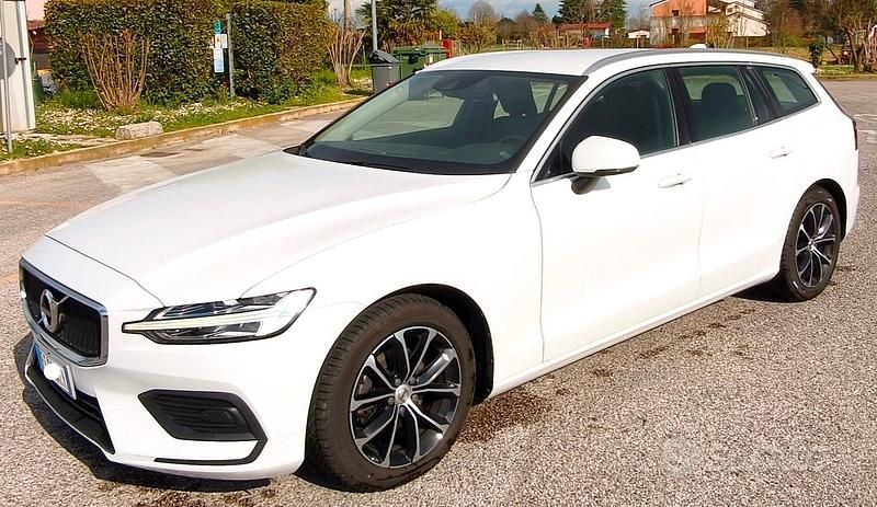 Usata Volvo V60 Business Edition 150 CV (110 kW) 2019 Bianco Station wagon