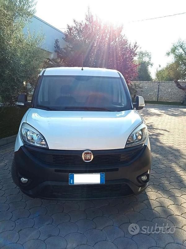 Usata Fiat Doblò 90 CV (66 kW) 2015 Bianco Monovolume