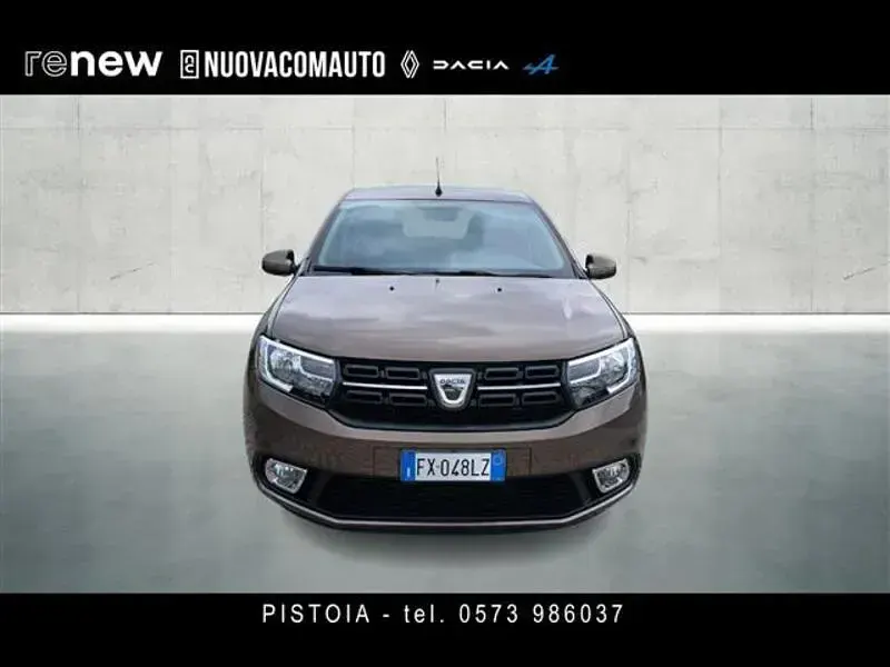 Usata Dacia Sandero Comfort 75 CV (55 kW) 2019 Oro Berlina