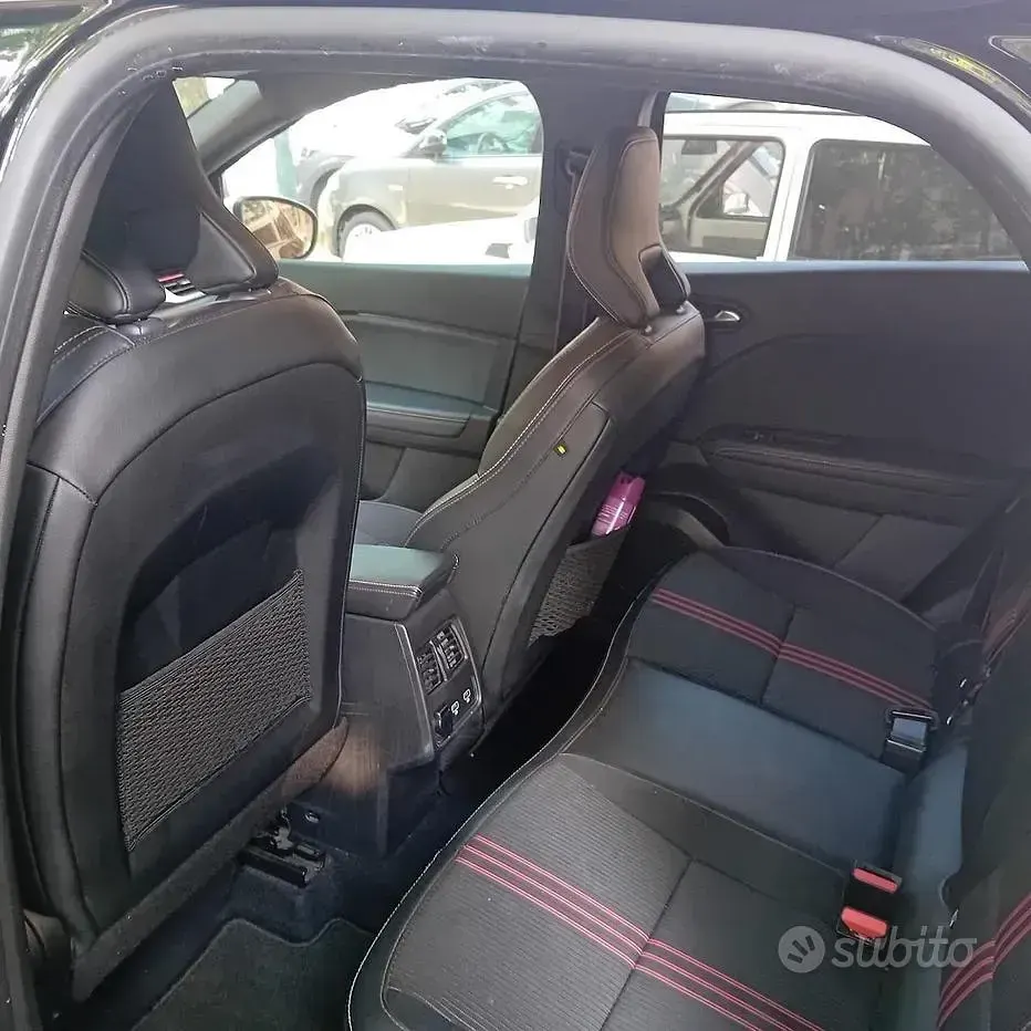 Usata Renault Captur 101 CV (74 kW) 2021 Nero SUV