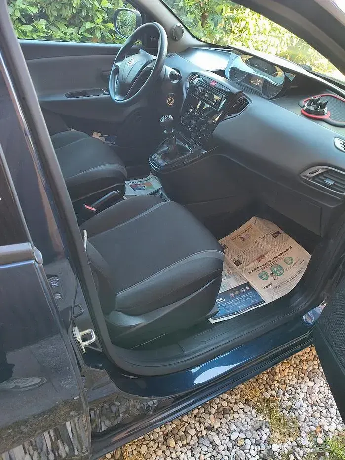 Usata Lancia Ypsilon 69 CV (50 kW) 2018 Utilitaria