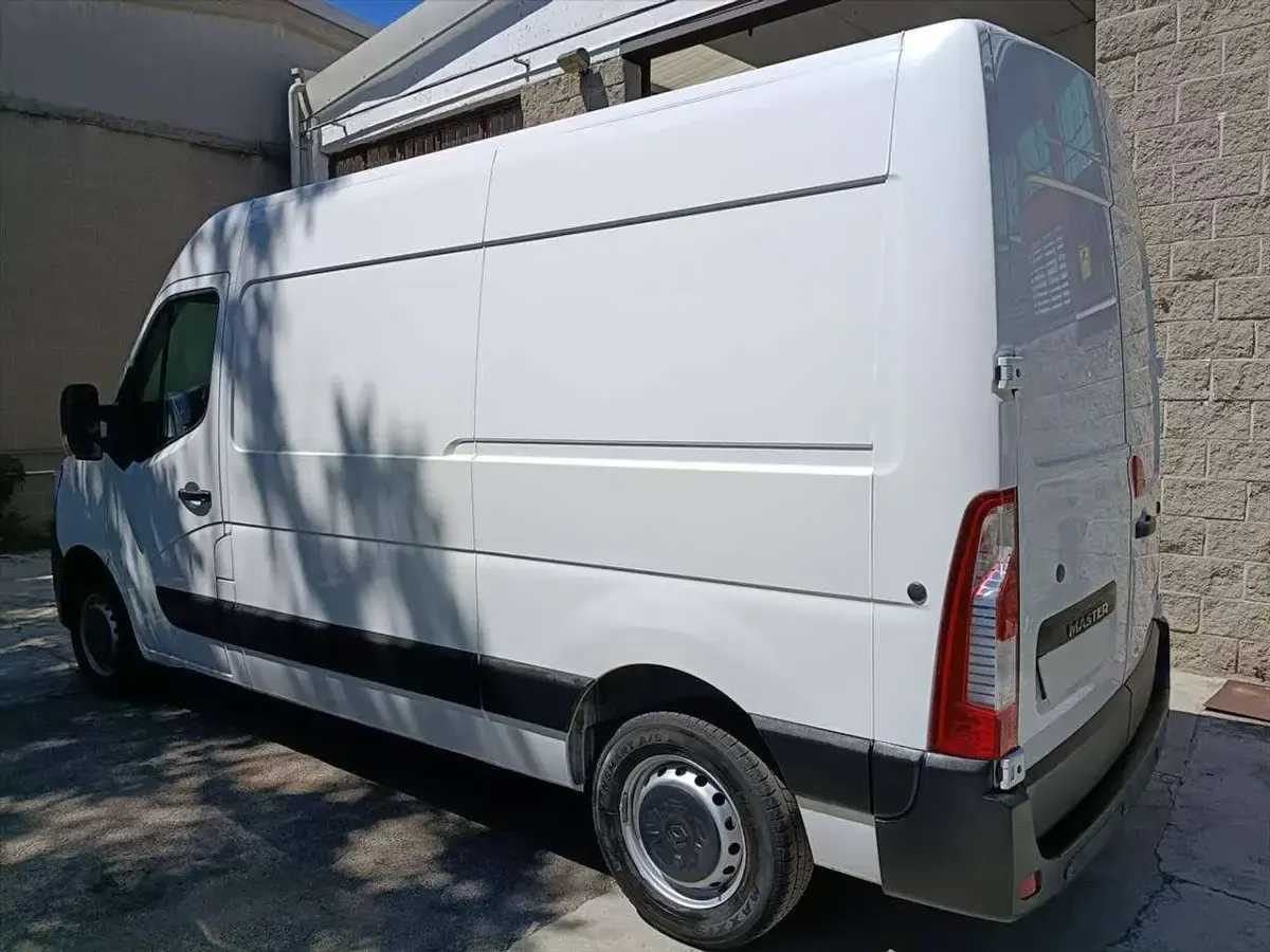 Usata Renault Master 136 CV (100 kW) 2023 Bianco Monovolume