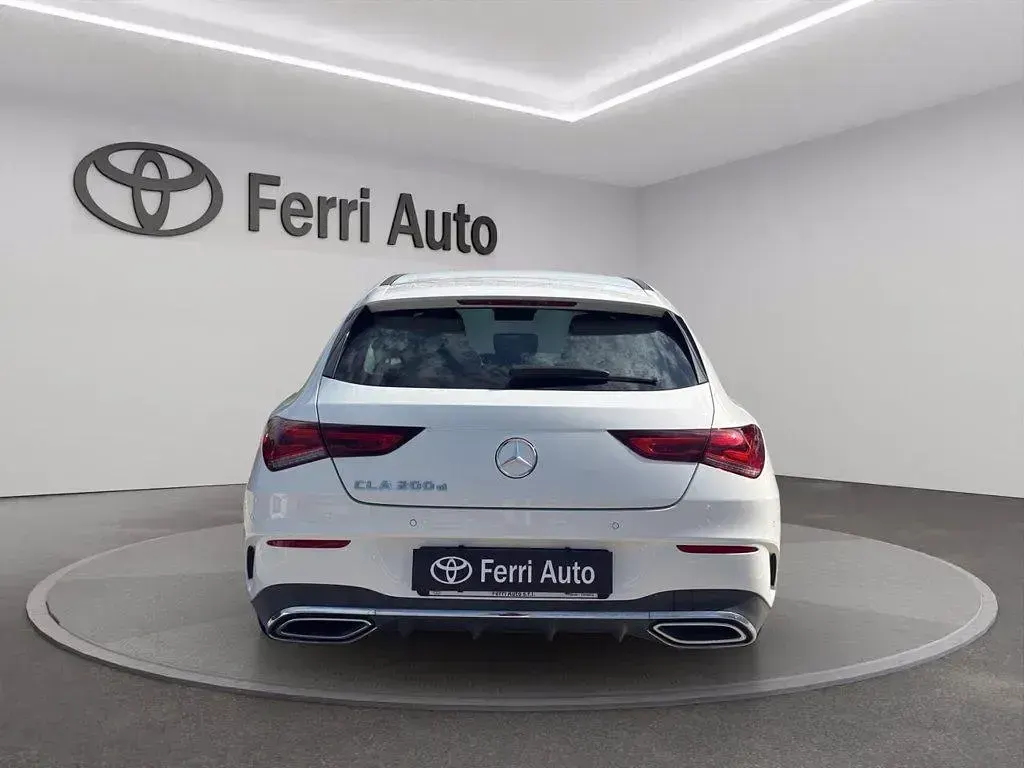 Usata Mercedes CLA200 Shooting Brake Premium 150 CV (110 kW) 2019 Bianco Station wagon