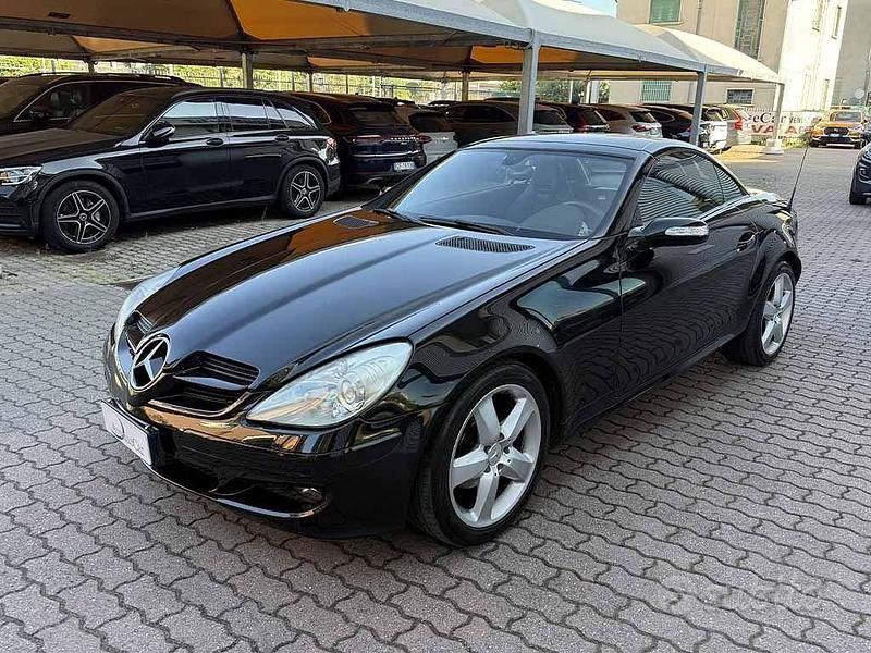 Usata Mercedes SLK200 163 CV (119 kW) 2006 Nero / metallizzato Cabrio