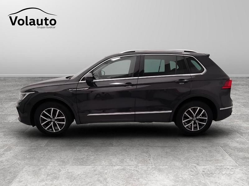 Usata VW Tiguan Life 150 CV (110 kW) 2023 Grigio urano SUV