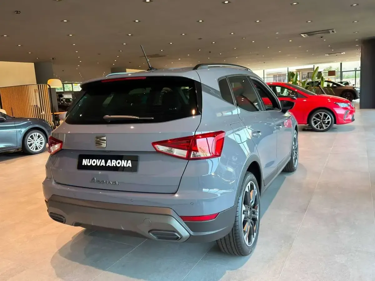 Nuova Seat Arona Black Edition 95 CV (69 kW) 2026 Grigio grafene SUV