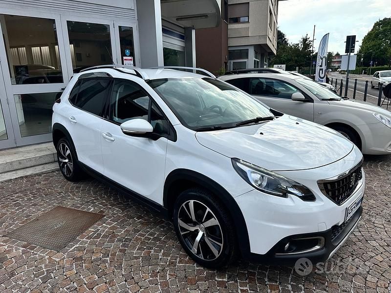 Usata Peugeot 2008 Allure 100 CV (73 kW) 2016 Bianco SUV