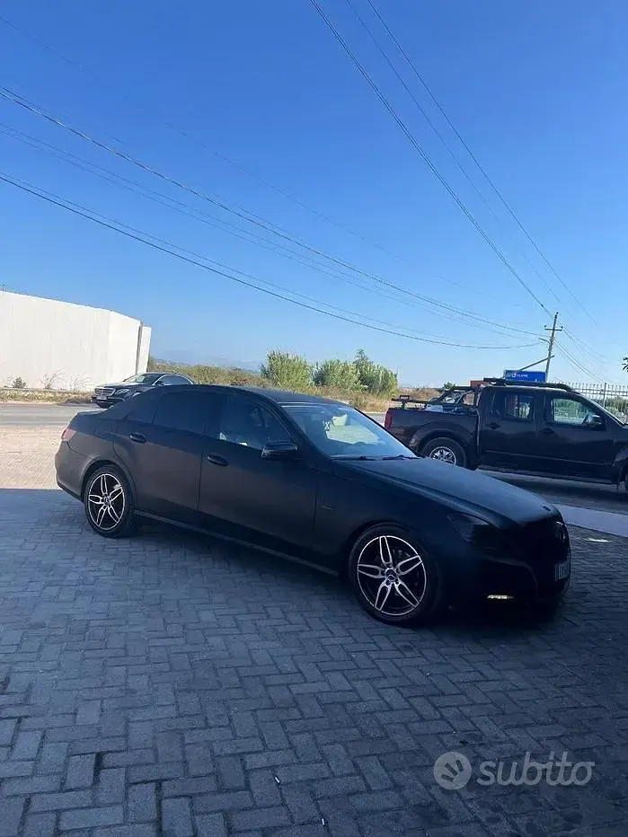 Usata Mercedes E200 136 CV (100 kW) 2011 Nero Berlina